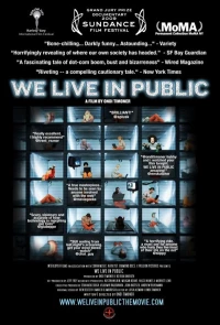 Постер фильма: Мы живем на людях