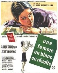 Постер фильма: Женщина в белом возмущается
