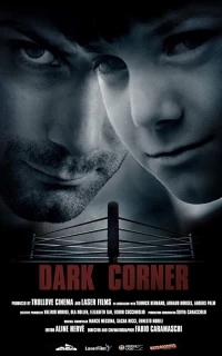 Постер фильма: Темный угол — удары по лицу
