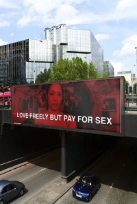 Постер фильма: Люби бесплатно, но плати за секс